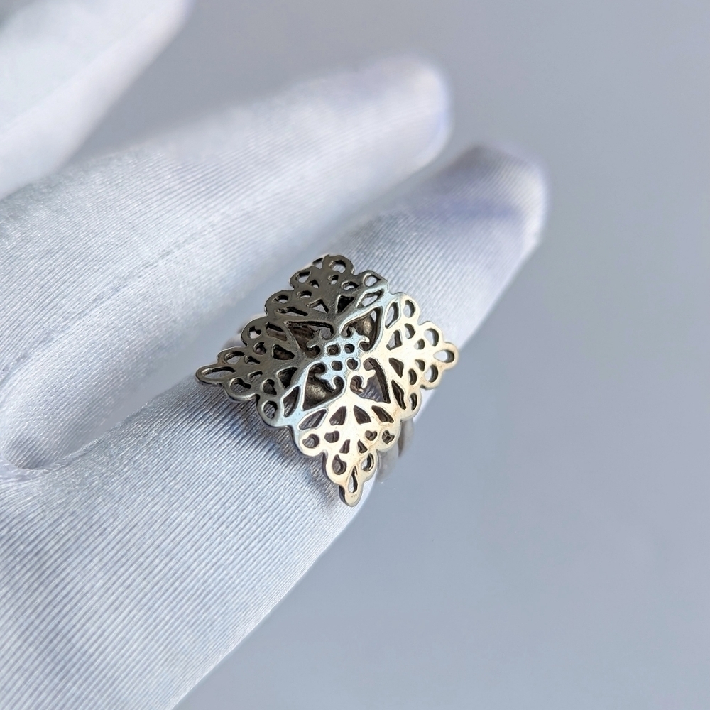 G2 St. Michael's Adjustable Statement Ring Silver Filigree Square Pendant - sz 7